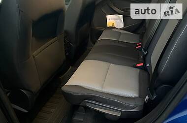 Позашляховик / Кросовер Ford Escape 2017 в 