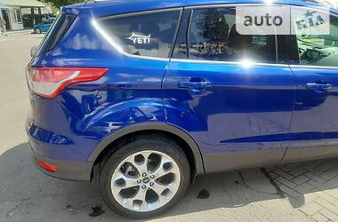 Внедорожник / Кроссовер Ford Escape 2015 в 