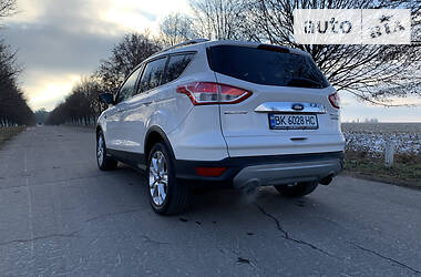 Внедорожник / Кроссовер Ford Escape 2013 в Ровно