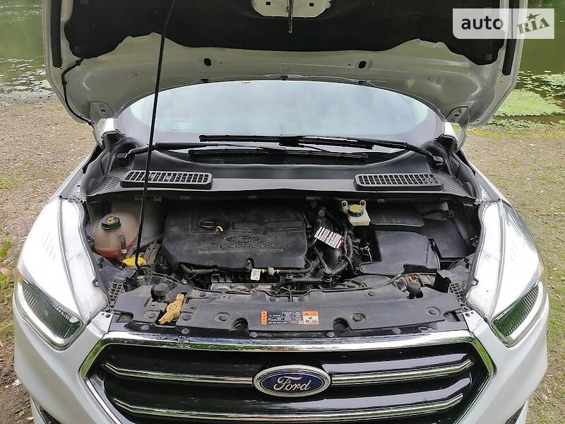 Внедорожник / Кроссовер Ford Escape 2018 в Золочеве