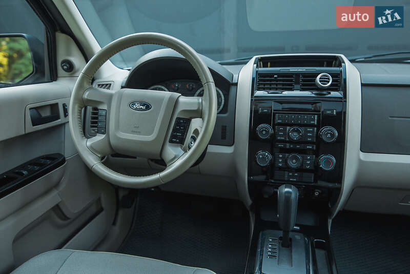 Внедорожник / Кроссовер Ford Escape 2011 в Днепре