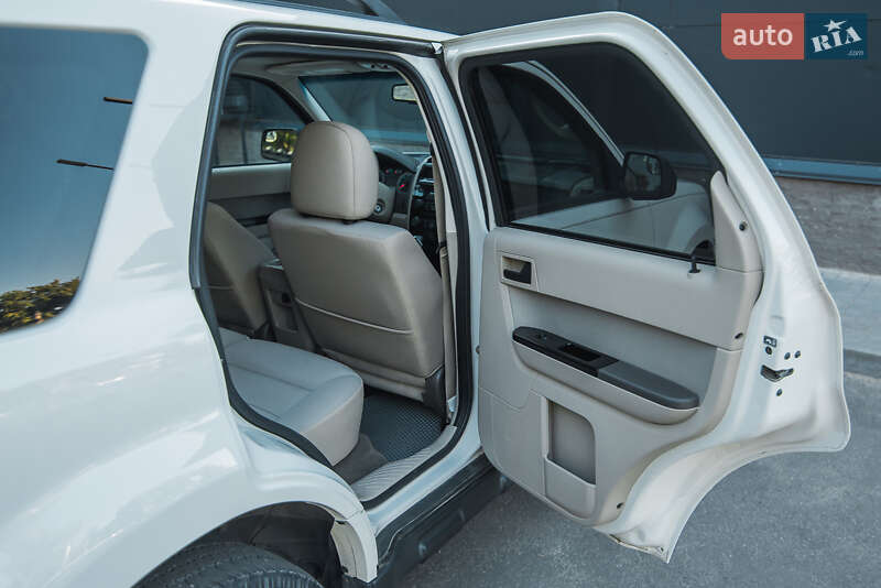 Внедорожник / Кроссовер Ford Escape 2011 в Днепре