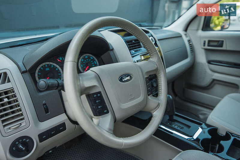 Внедорожник / Кроссовер Ford Escape 2011 в Днепре