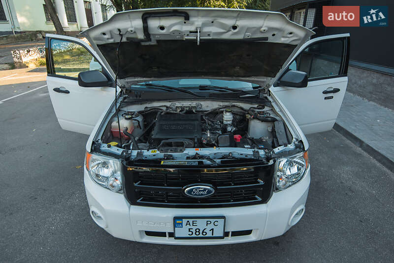 Внедорожник / Кроссовер Ford Escape 2011 в Днепре