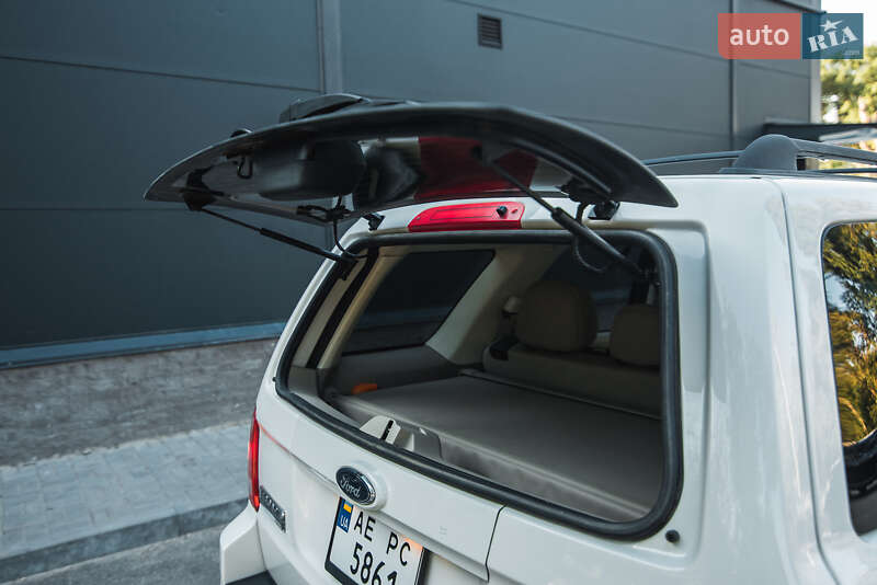 Внедорожник / Кроссовер Ford Escape 2011 в Днепре