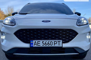 Внедорожник / Кроссовер Ford Escape 2020 в 