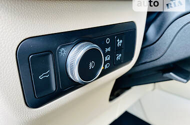 Внедорожник / Кроссовер Ford Escape 2020 в 
