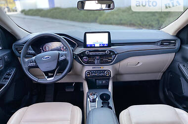 Внедорожник / Кроссовер Ford Escape 2020 в 