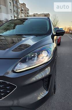 Внедорожник / Кроссовер Ford Escape 2020 в 