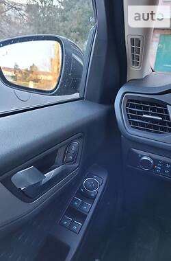 Внедорожник / Кроссовер Ford Escape 2020 в 