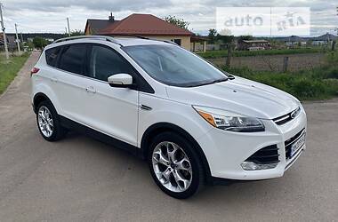 Позашляховик / Кросовер Ford Escape 2015 в 
