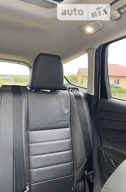 Позашляховик / Кросовер Ford Escape 2015 в 