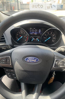 Внедорожник / Кроссовер Ford Escape 2018 в Сумах