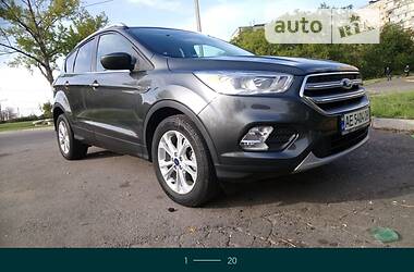 Внедорожник / Кроссовер Ford Escape 2016 в Кривом Роге