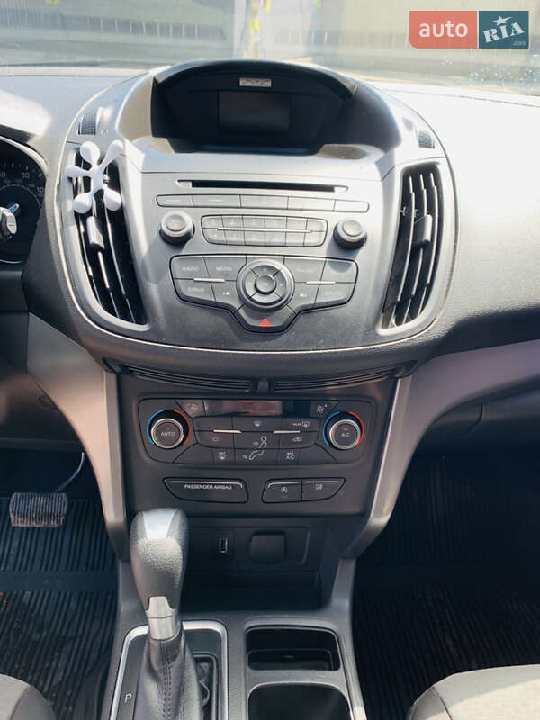 Позашляховик / Кросовер Ford Escape 2017 в Ромнах
