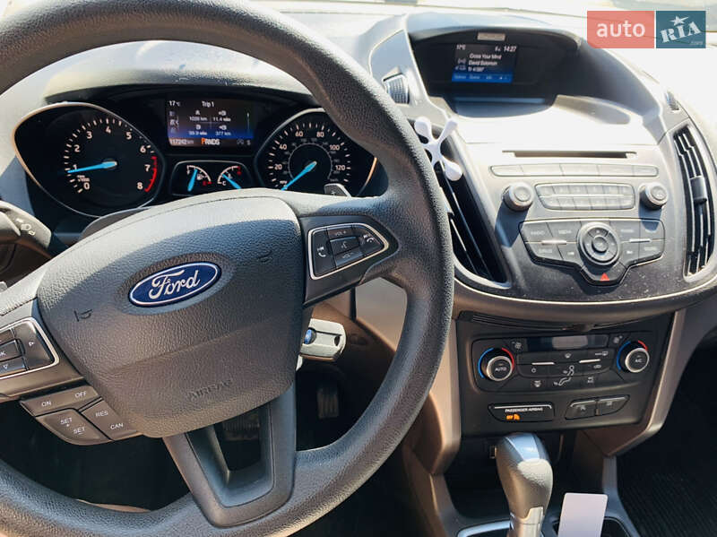 Позашляховик / Кросовер Ford Escape 2017 в Ромнах