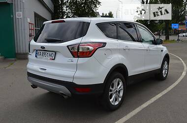 Внедорожник / Кроссовер Ford Escape 2016 в 