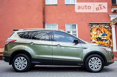 Внедорожник / Кроссовер Ford Escape 2013 в Могилев-Подольске