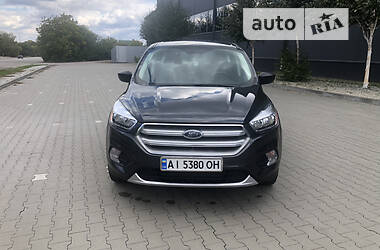 Позашляховик / Кросовер Ford Escape 2018 в 