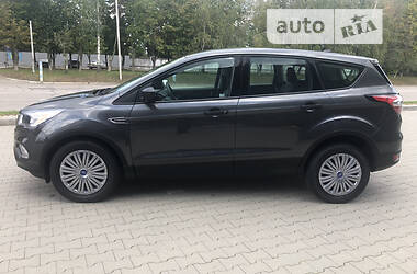 Позашляховик / Кросовер Ford Escape 2018 в 