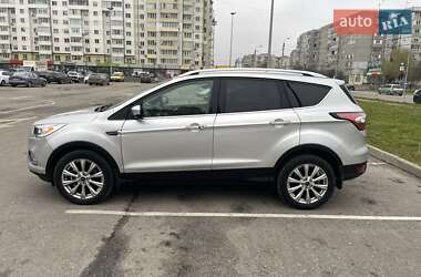 Внедорожник / Кроссовер Ford Escape 2017 в 