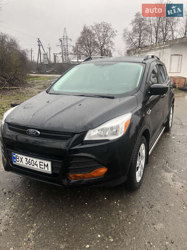 Внедорожник / Кроссовер Ford Escape 2016 в Городке
