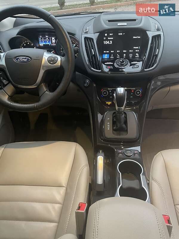 Позашляховик / Кросовер Ford Escape 2015 в Львові