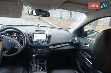 Внедорожник / Кроссовер Ford Escape 2017 в Змиеве