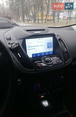 Внедорожник / Кроссовер Ford Escape 2016 в 