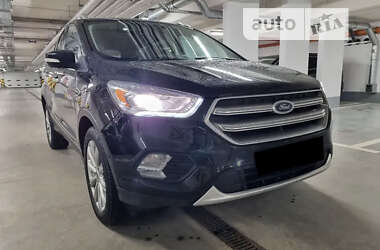 Внедорожник / Кроссовер Ford Escape 2017 в 