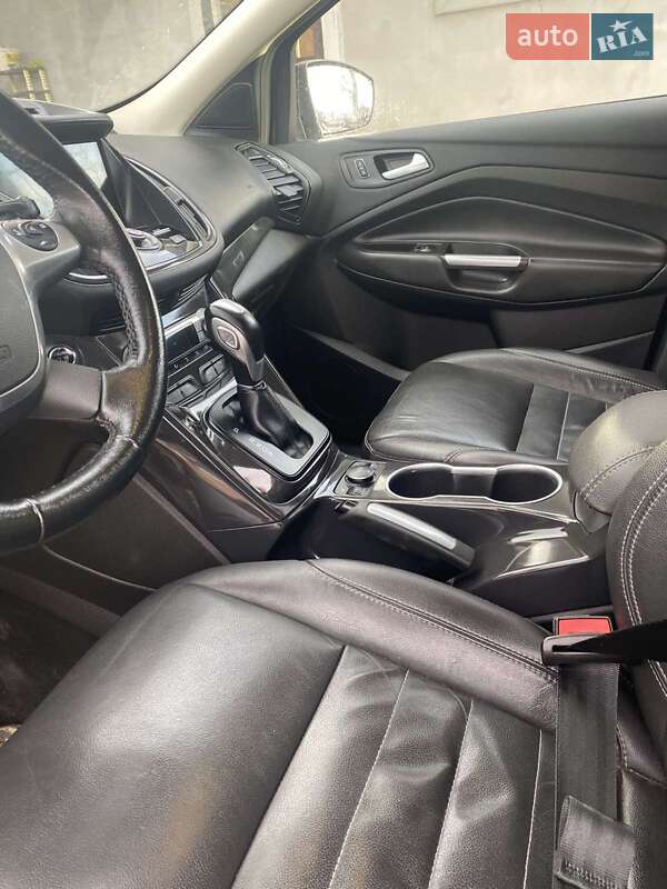 Внедорожник / Кроссовер Ford Escape 2015 в Сокирянах