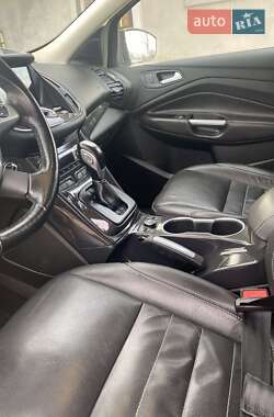 Внедорожник / Кроссовер Ford Escape 2015 в 