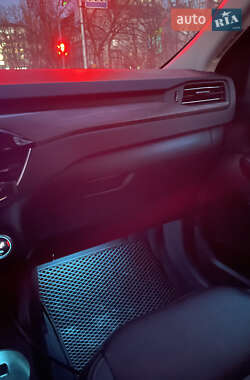 Внедорожник / Кроссовер Ford Escape 2020 в 