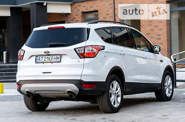 Позашляховик / Кросовер Ford Escape 2018 в 