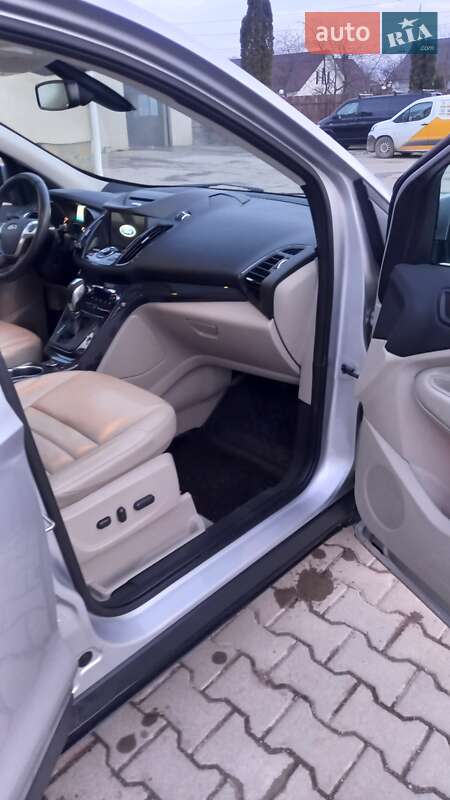 Внедорожник / Кроссовер Ford Escape 2016 в Хмельницком