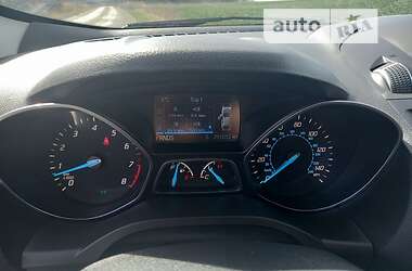 Внедорожник / Кроссовер Ford Escape 2014 в 