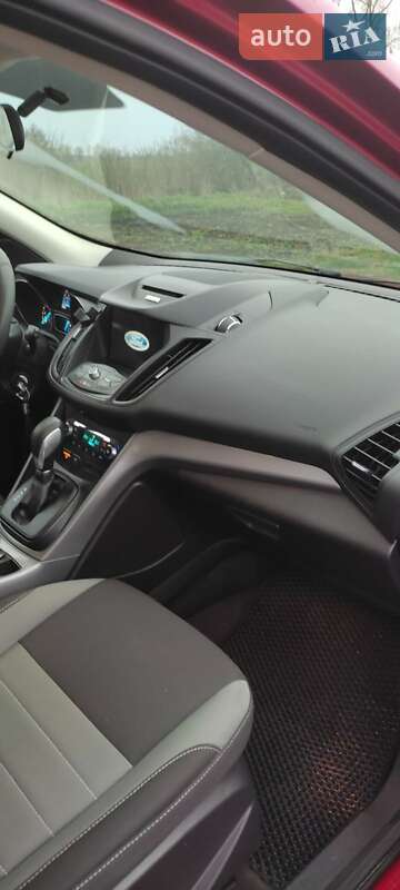Внедорожник / Кроссовер Ford Escape 2016 в Чернигове