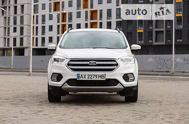 Внедорожник / Кроссовер Ford Escape 2016 в 