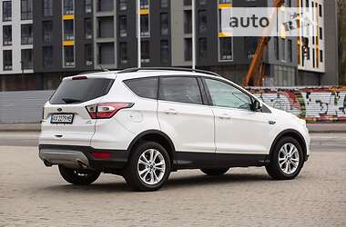 Внедорожник / Кроссовер Ford Escape 2016 в 