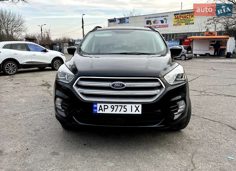 Внедорожник / Кроссовер Ford Escape 2017 в Запорожье