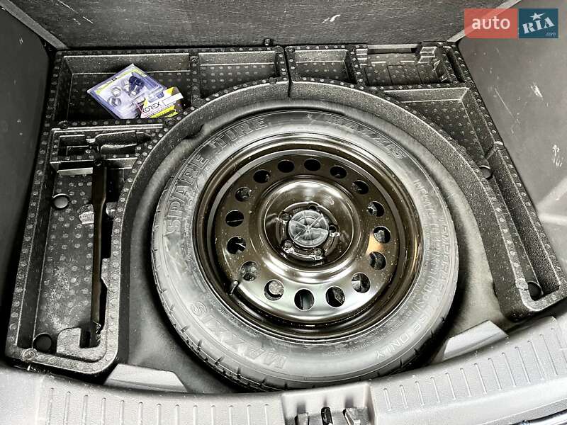 Внедорожник / Кроссовер Ford Escape 2017 в Запорожье