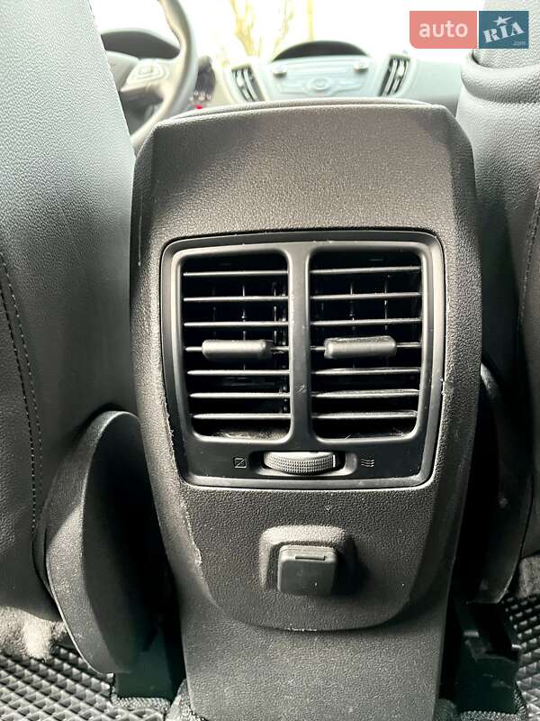 Внедорожник / Кроссовер Ford Escape 2017 в Запорожье