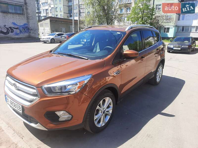 Позашляховик / Кросовер Ford Escape 2016 в Горішніх Плавнях