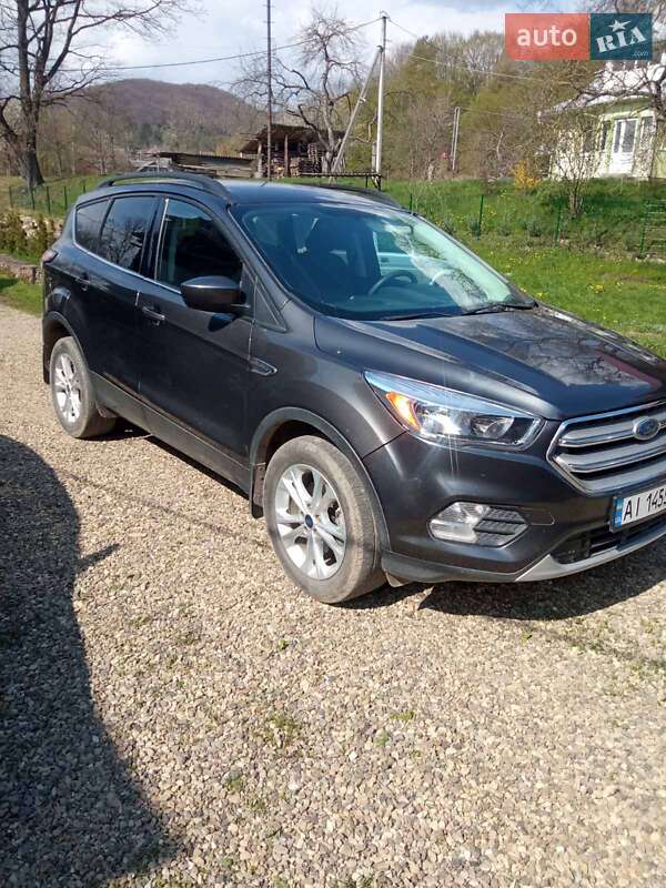 Внедорожник / Кроссовер Ford Escape 2018 в Косове