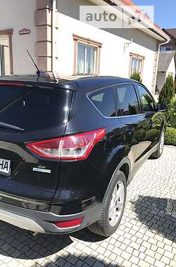 Внедорожник / Кроссовер Ford Escape 2014 в 