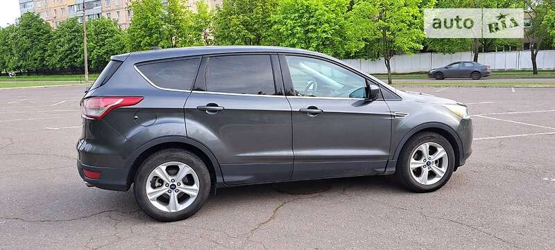 Внедорожник / Кроссовер Ford Escape 2015 в Кривом Роге