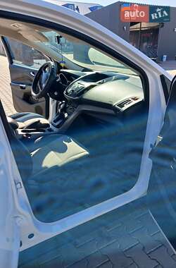 Внедорожник / Кроссовер Ford Escape 2014 в 