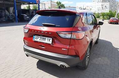 Внедорожник / Кроссовер Ford Escape 2020 в 