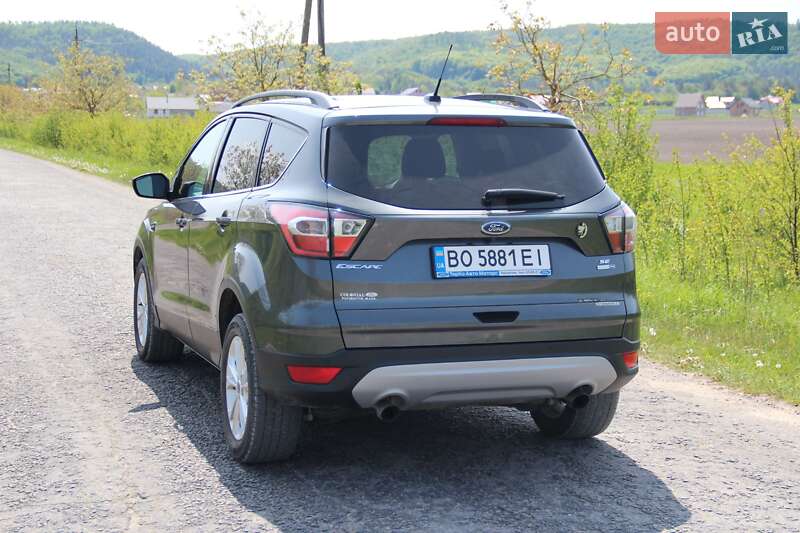 Позашляховик / Кросовер Ford Escape 2017 в Кременці