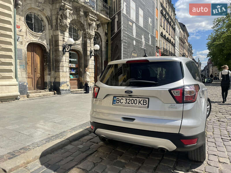 Позашляховик / Кросовер Ford Escape 2019 в Львові
